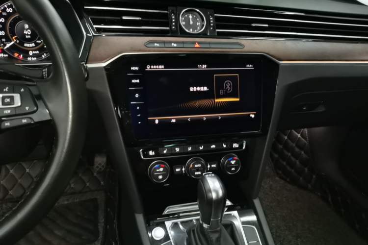 Used Volkswagen Magotan 2019 330TSI DSG Luxury Version China VI Standard Audio And AC Panel