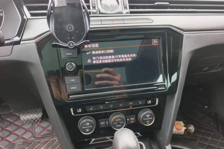 Used Volkswagen Magotan 2019 330TSI DSG Luxury Version China VI Standard Audio And AC Panel