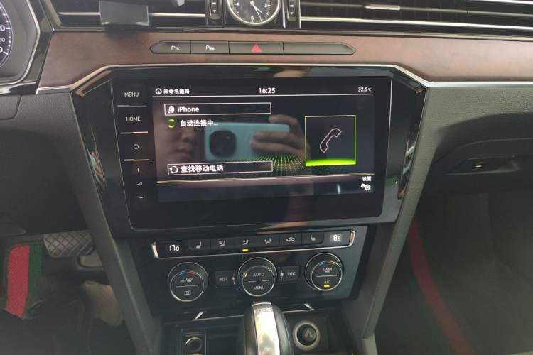 Used Volkswagen Magotan 2019 330TSI DSG Luxury Model China V Standard Audio And AC Panel