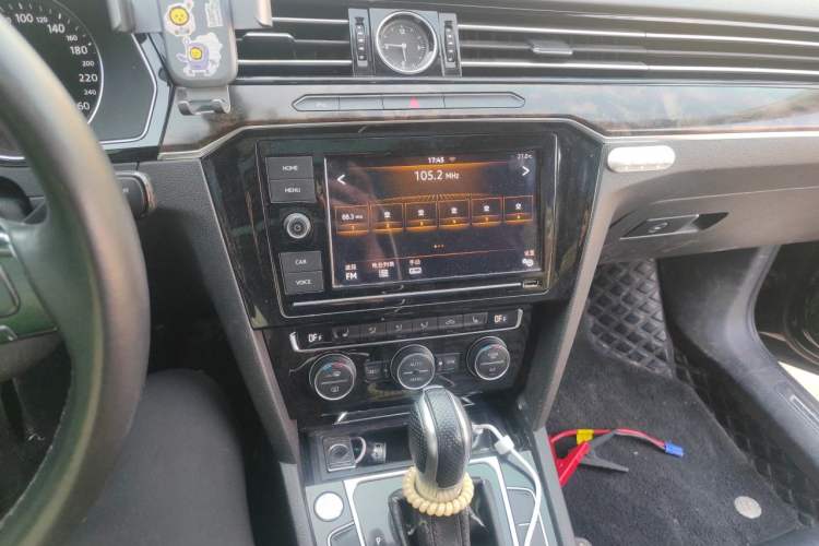 Used Volkswagen Magotan 2019 330TSI DSG Luxury Version China VI Standard Audio And AC Panel