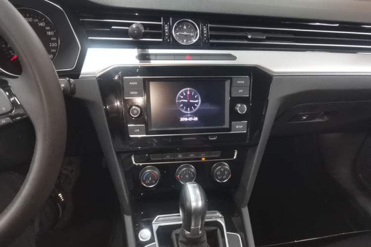 Used Volkswagen Magotan 2019 330TSI DSG Leading Edition China V Standard Audio And AC Panel