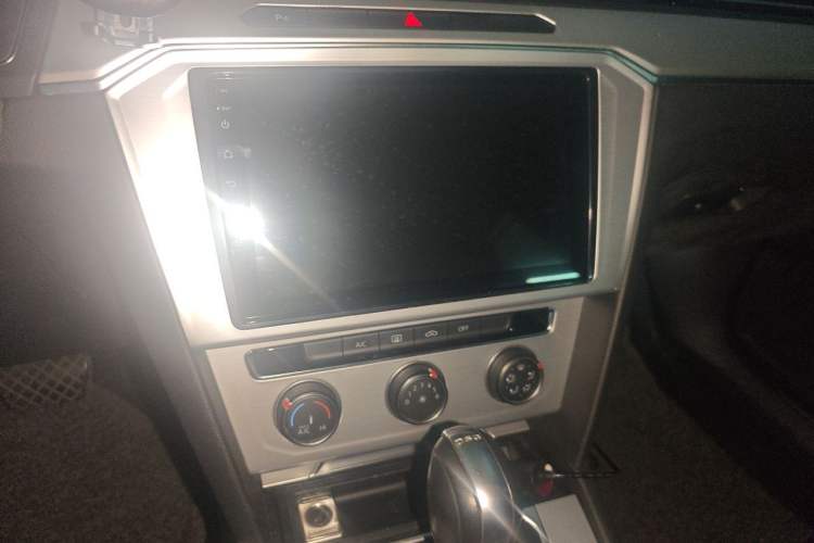 Used Volkswagen Magotan 2019 280TSI DSG Comfort Model China V Standard Audio And AC Panel
