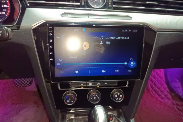 Used Volkswagen Magotan 2019 280TSI DSG Leading Model China V Standard Audio And AC Panel