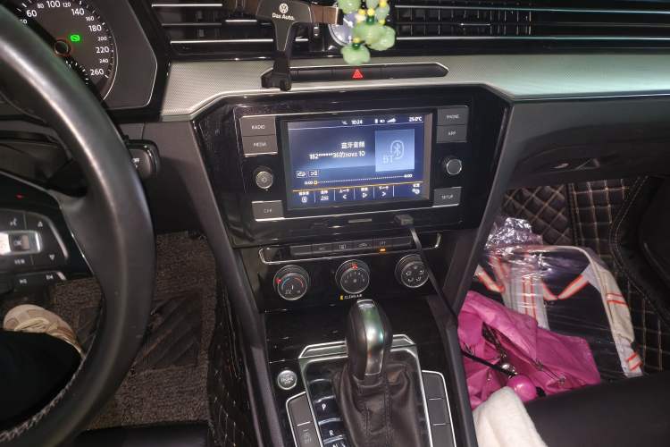 Used Volkswagen Magotan 2019 330TSI DSG Leading Edition China V Standard Audio And AC Panel