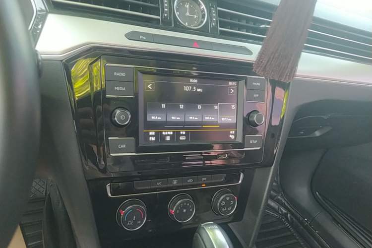 Used Volkswagen Magotan 2019 330TSI DSG Leading Edition China V Standard Audio And AC Panel