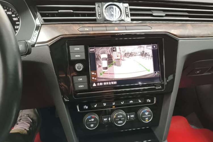Used Volkswagen Magotan 2019 330TSI DSG Luxury Model China V Standard Audio And AC Panel