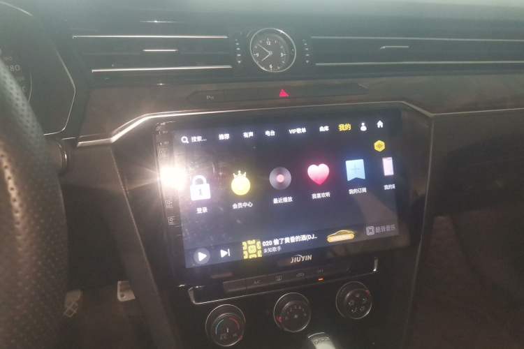 Used Volkswagen Magotan 2019 330TSI DSG Leading Model China VI Standard Audio And AC Panel