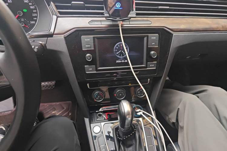 Used Volkswagen Magotan 2019 330TSI DSG Leading Model China VI Standard Audio And AC Panel