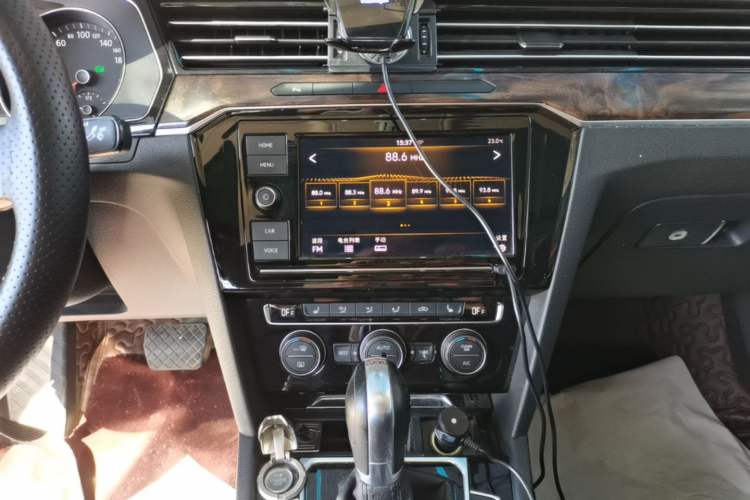 Used Volkswagen Magotan 2019 330TSI DSG Luxury Model China V Standard Audio And AC Panel