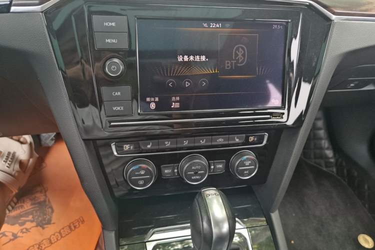 Used Volkswagen Magotan 2019 330TSI DSG Luxury Version China VI Standard Audio And AC Panel