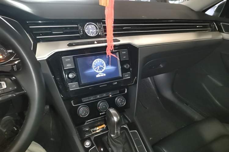 Used Volkswagen Magotan 2019 330TSI DSG Leading Edition China V Standard Audio And AC Panel