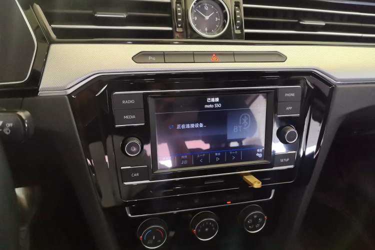 Used Volkswagen Magotan 2019 330TSI DSG Leading Model China VI Standard Audio And AC Panel