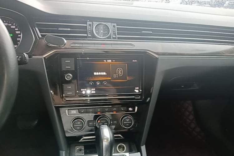 Used Volkswagen Magotan 2019 330TSI DSG Luxury Model China V Standard Audio And AC Panel