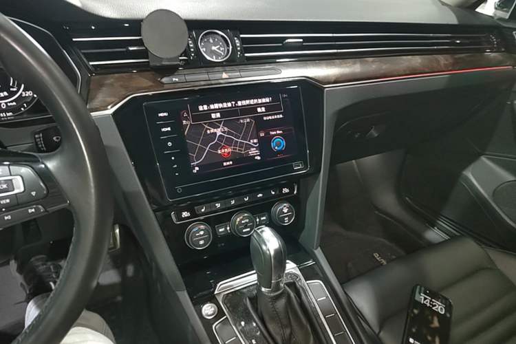 Used Volkswagen Magotan 2019 330TSI DSG Luxury Version China VI Standard Audio And AC Panel