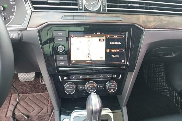 Used Volkswagen Magotan 2019 330TSI DSG Luxury Model China V Standard Audio And AC Panel