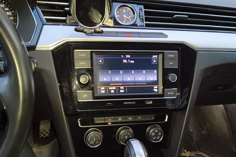 Used Volkswagen Magotan 2019 330TSI DSG Leading Edition China V Standard Audio And AC Panel