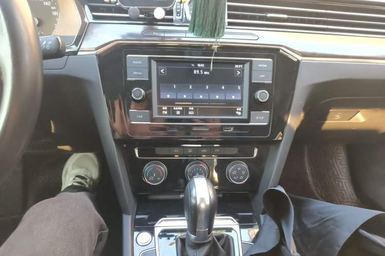 Used Volkswagen Magotan 2019 330TSI DSG Leading Model China VI Standard Audio And AC Panel
