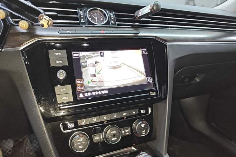 Used Volkswagen Magotan 2019 330TSI DSG Luxury Version China VI Standard Audio And AC Panel