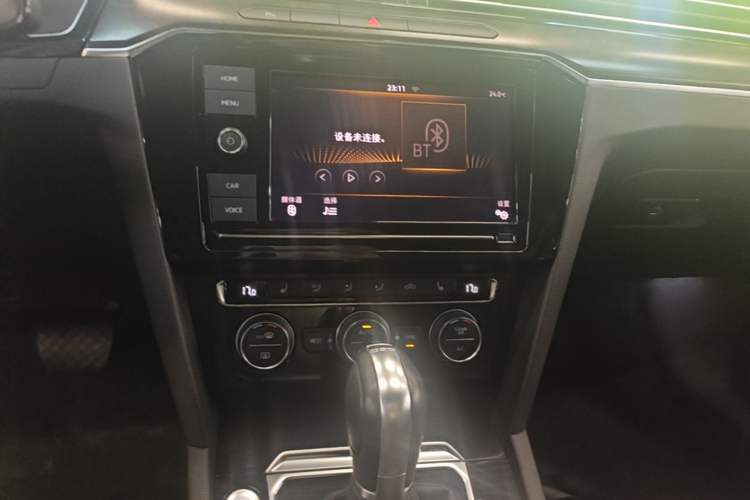 Used Volkswagen Magotan 2019 330TSI DSG Luxury Version China VI Standard Audio And AC Panel