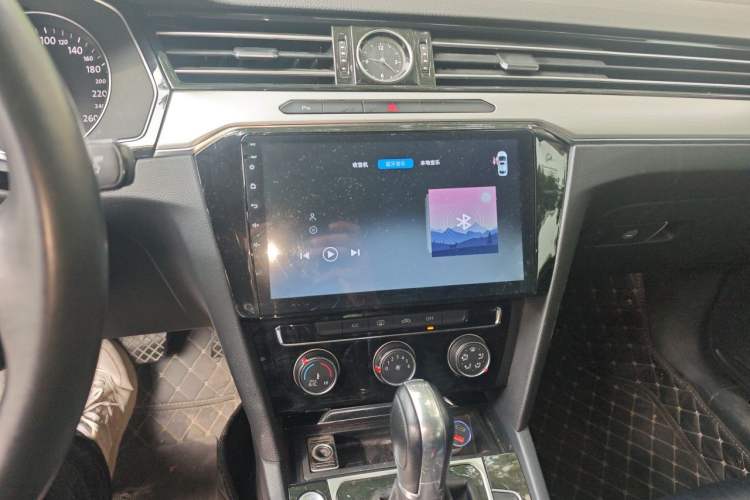 Used Volkswagen Magotan 2019 330TSI DSG Leading Edition China V Standard Audio And AC Panel