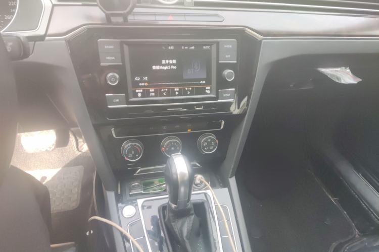 Used Volkswagen Magotan 2019 330TSI DSG Leading Model China VI Standard Audio And AC Panel