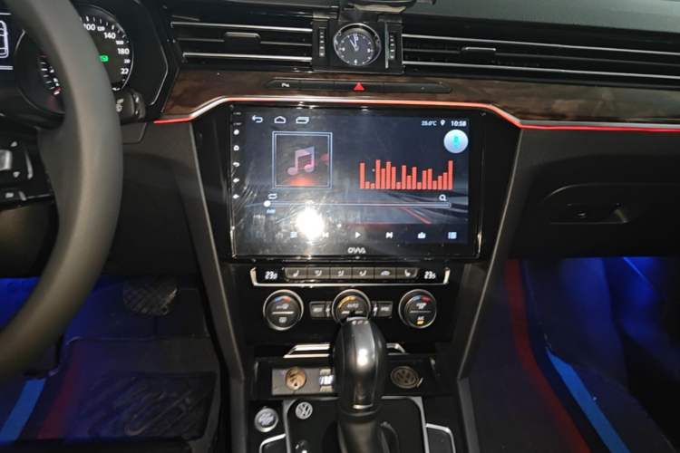 Used Volkswagen Magotan 2019 330TSI DSG Luxury Model China V Standard Audio And AC Panel