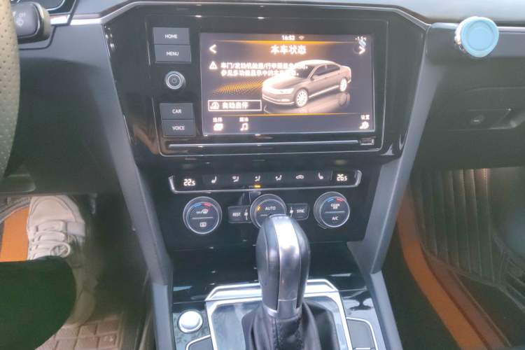 Used Volkswagen Magotan 2019 330TSI DSG Luxury Version China VI Standard Audio And AC Panel