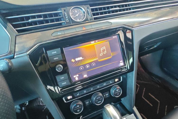 Used Volkswagen Magotan 2019 330TSI DSG Luxury Version China VI Standard Audio And AC Panel