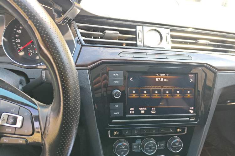 Used Volkswagen Magotan 2019 330TSI DSG Luxury Model China V Standard Audio And AC Panel