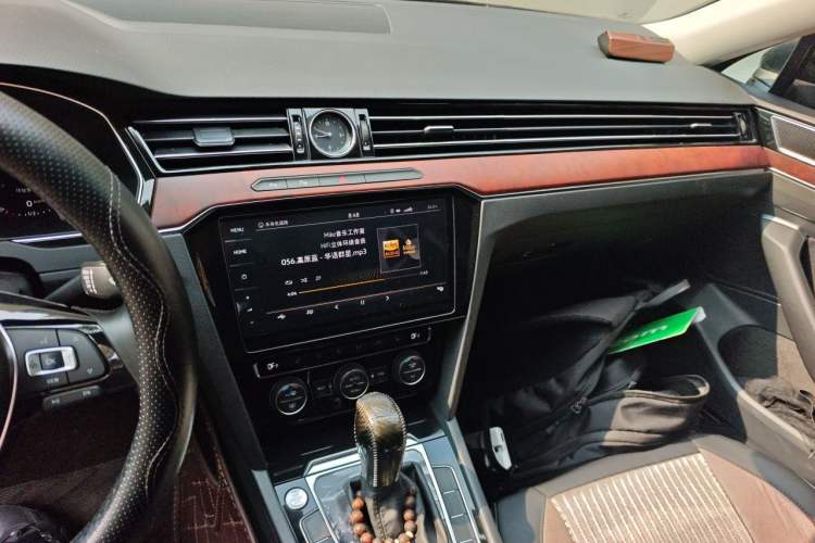 Used Volkswagen Magotan 2019 330TSI DSG Luxury Model China V Standard Audio And AC Panel