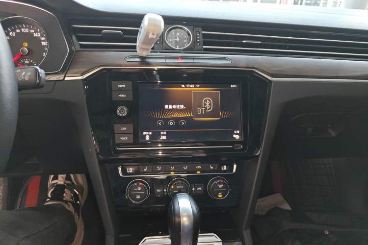 Used Volkswagen Magotan 2019 330TSI DSG Luxury Version China VI Standard Audio And AC Panel