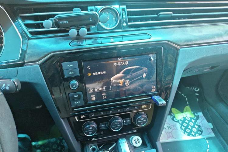 Used Volkswagen Magotan 2019 330TSI DSG Luxury Version China VI Standard Audio And AC Panel