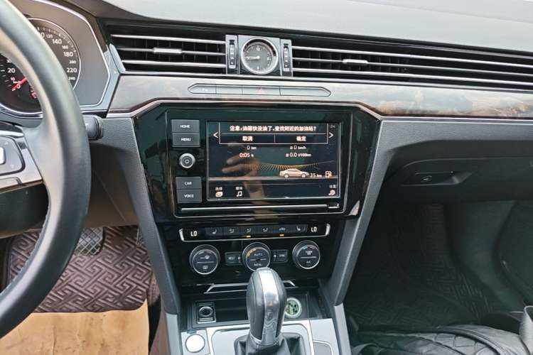 Used Volkswagen Magotan 2019 380TSI DSG Luxury Model China V Standard Audio And AC Panel