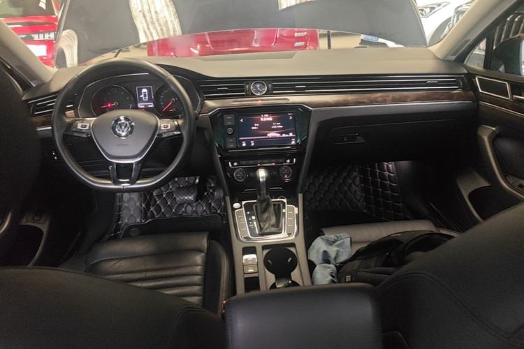 Used Volkswagen Magotan 2019 330TSI DSG Luxury Model China V Standard Center Console