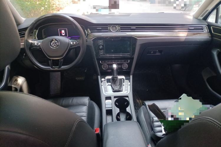 Used Volkswagen Magotan 2019 330TSI DSG Luxury Model China V Standard Center Console