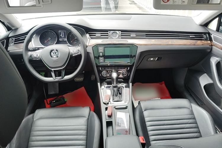 Used Volkswagen Magotan 2019 330TSI DSG Luxury Model China V Standard Center Console
