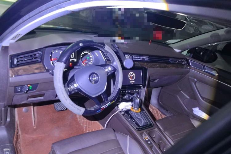 Used Volkswagen Magotan 2019 330TSI DSG Luxury Model China V Standard Center Console
