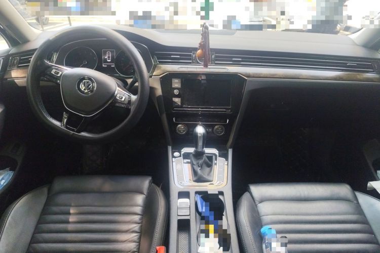 Used Volkswagen Magotan 2019 330TSI DSG Luxury Version China VI Standard Center Console