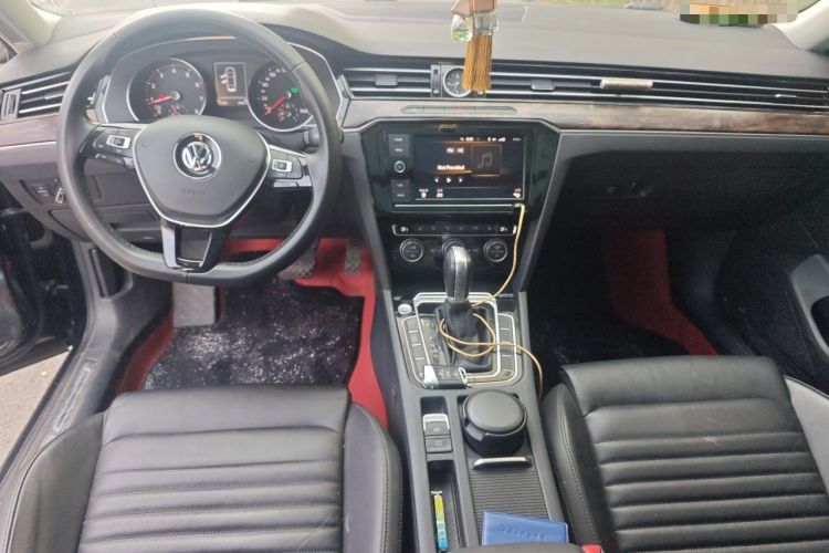 Used Volkswagen Magotan 2019 330TSI DSG Luxury Model China V Standard Center Console
