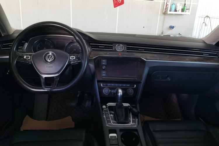 Used Volkswagen Magotan 2019 380TSI DSG Luxury Model China V Standard Center Console