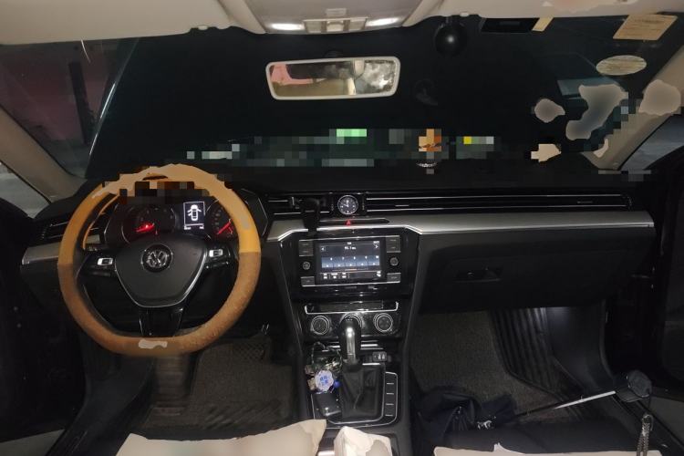 Used Volkswagen Magotan 2019 330TSI DSG Leading Edition China V Standard Center Console
