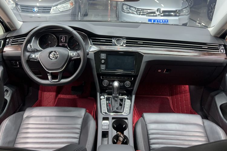 Used Volkswagen Magotan 2019 330TSI DSG Luxury Model China V Standard Center Console