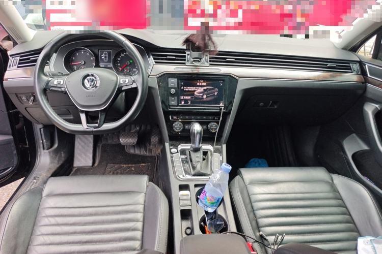 Used Volkswagen Magotan 2019 330TSI DSG Luxury Version China VI Standard Center Console