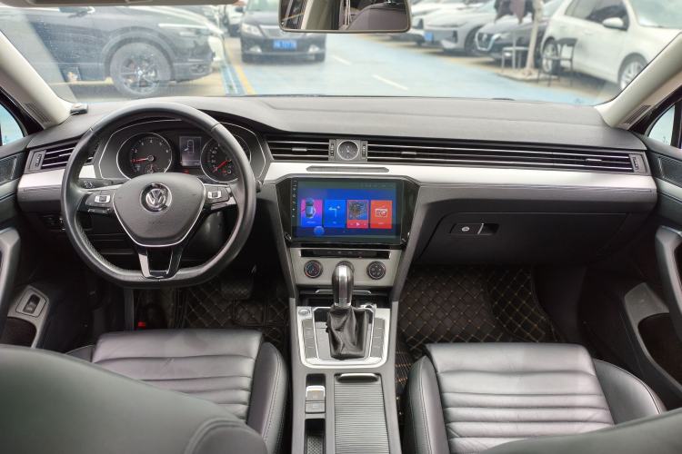 Used Volkswagen Magotan 2019 280TSI DSG Comfort Model China VI Standard Center Console