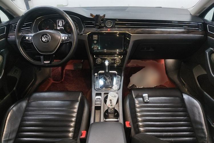 Used Volkswagen Magotan 2019 330TSI DSG Luxury Model China V Standard Center Console