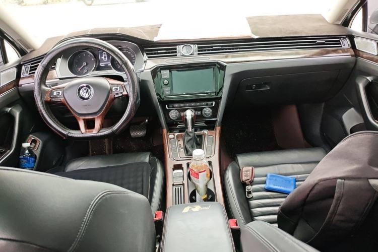 Used Volkswagen Magotan 2019 330TSI DSG Luxury Model China V Standard Center Console