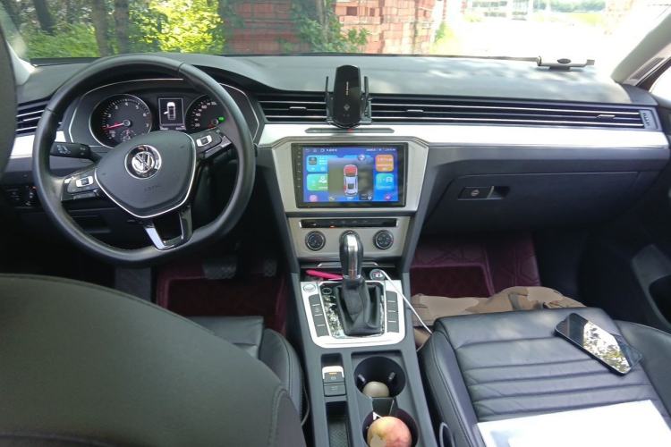 Used Volkswagen Magotan 2019 280TSI DSG Leading Model China V Standard Center Console