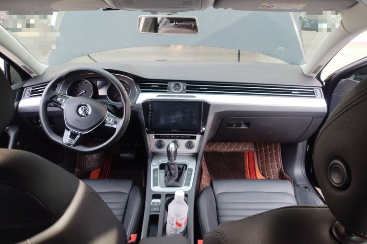 Used Volkswagen Magotan 2019 280TSI DSG Comfort Model China V Standard Center Console