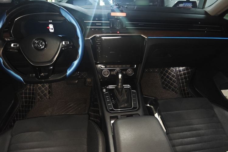 Used Volkswagen Magotan 2019 330TSI DSG Luxury Model China V Standard Center Console