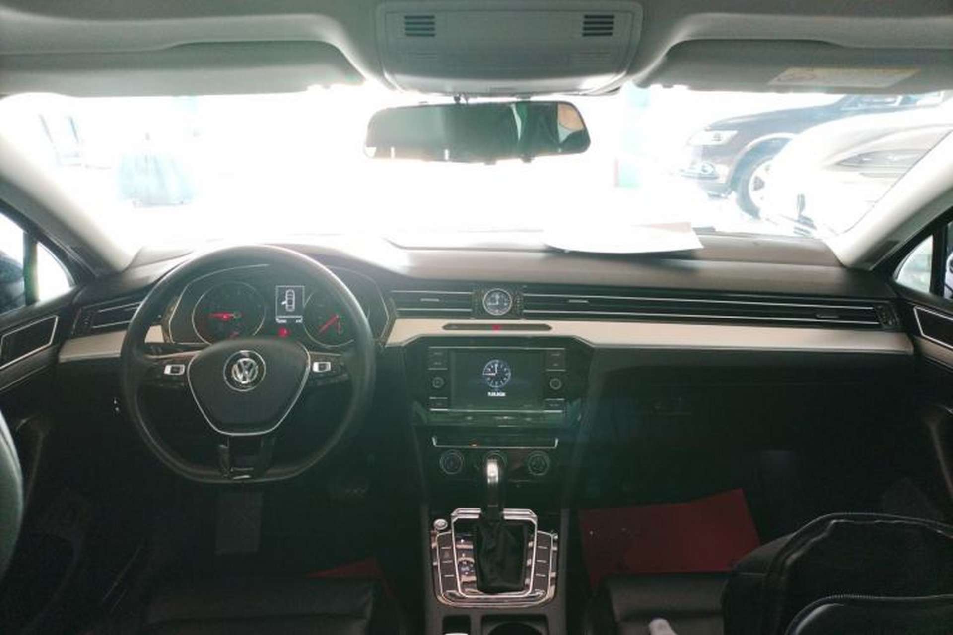 Used Volkswagen Magotan 2019 330TSI DSG Leading Edition China V Standard Center Console
